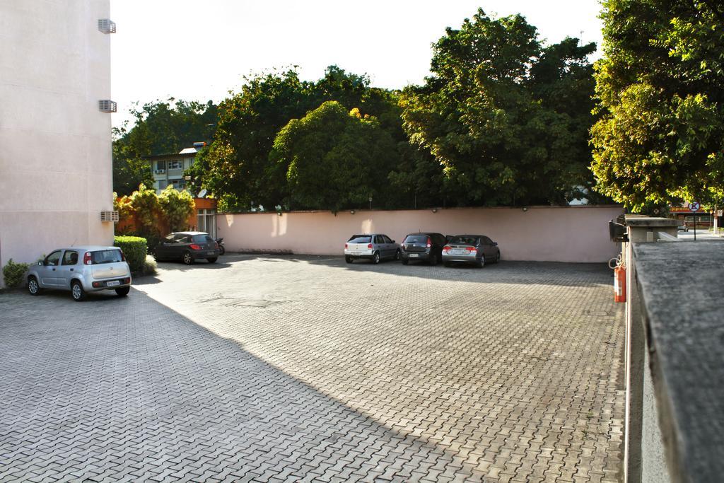 Hotel Dom Henrique Timóteo Exteriör bild