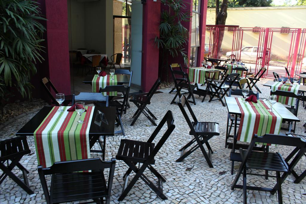 Hotel Dom Henrique Timóteo Exteriör bild
